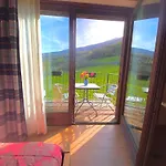 Vakantieboerderij Village Paradis Roisan