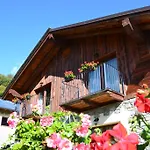 Vakantieboerderij Village Paradis