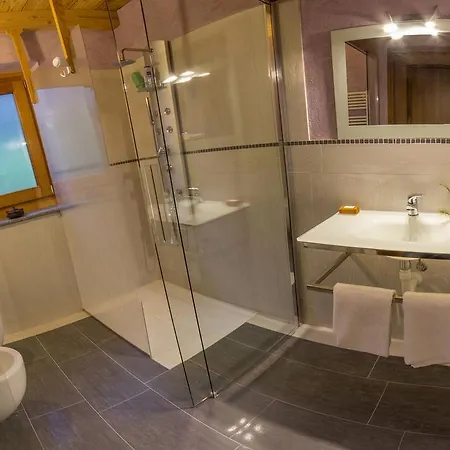 Village Paradis * Roisan